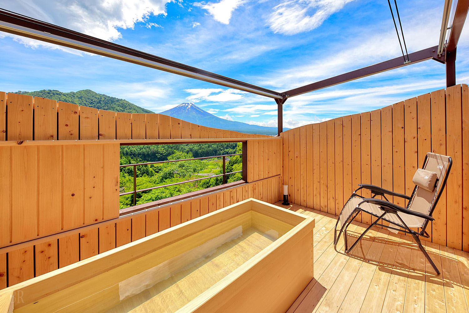 Private open-air bath 