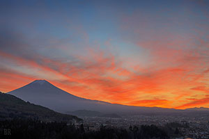 Sunset over Mount Fuji viewed from Shakushi Gateway Camp
